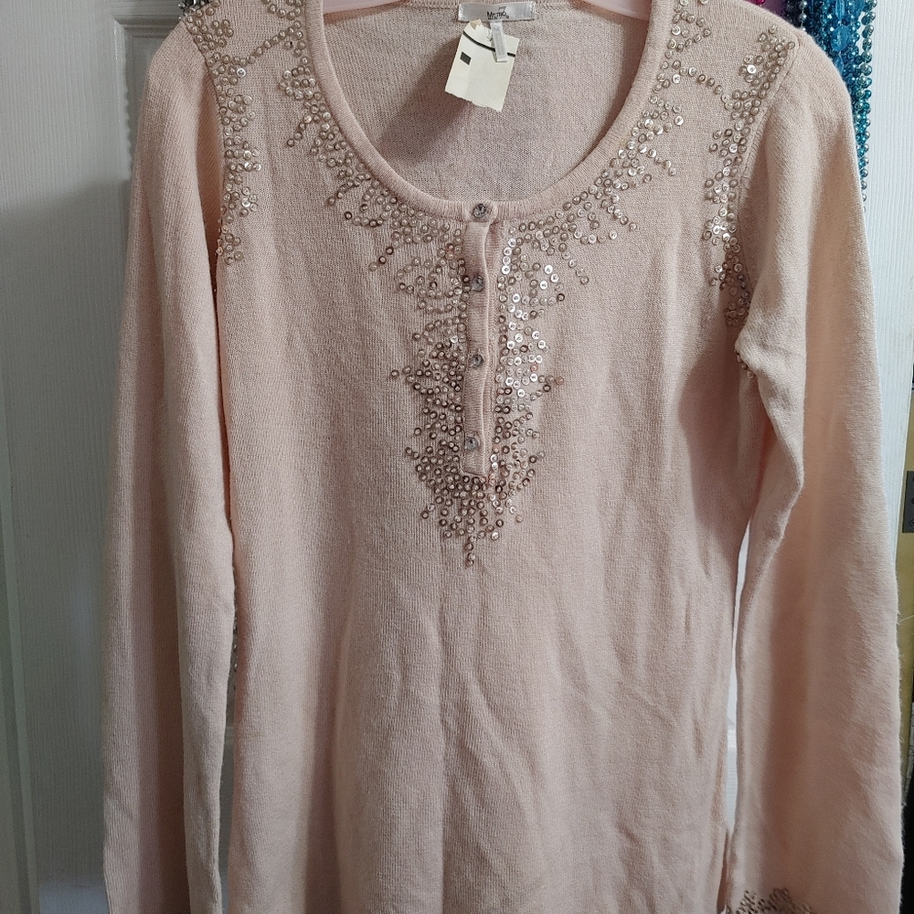NWT SWEATER W/BEAUTIFUL EMBELLISHMENTS